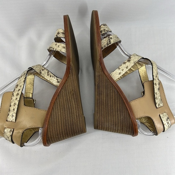 ๐2/$25 ๐ Coach Prue Snake Embossed Leather Sandals Gold Tan Wedge Heel - Picture 8 of 12